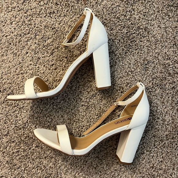 2 FOR $15 SALE!! *ADD TO BUNDLE* White High Heels - Picture 1 of 4